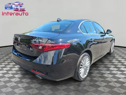 More photos of 2018 Alfa Romeo Giulia Ti Lusso Sedan 4D at Interauto, MA