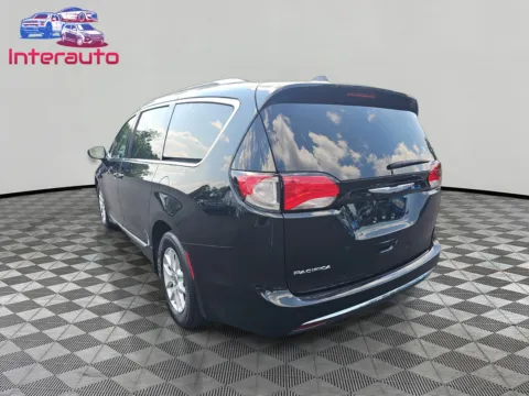 Another view of 2020 Chrysler Pacifica Touring L Minivan 4D for sale in Plainville, MA at Interauto