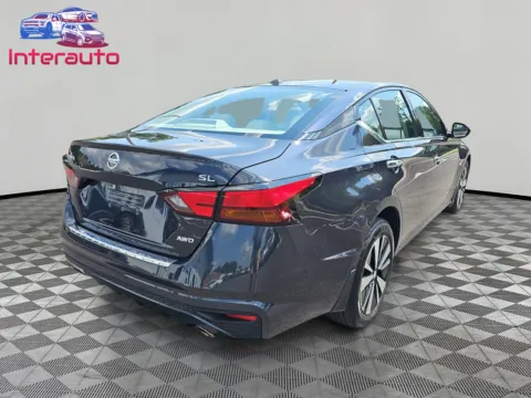 More photos of 2021 Nissan Altima 2.5 SL Sedan 4D at Interauto, MA