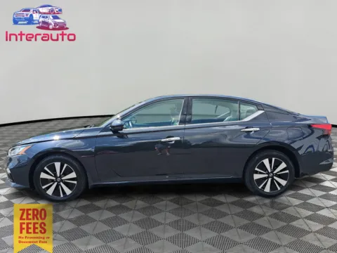 Photos of 2021 Nissan Altima 2.5 SL Sedan 4D for sale in Plainville, MA at Interauto