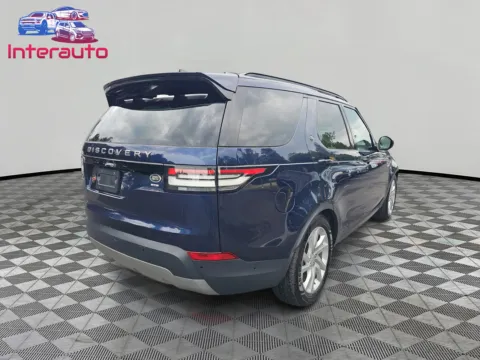 More photos of 2019 Land Rover Discovery SE Sport Utility 4D at Interauto, MA