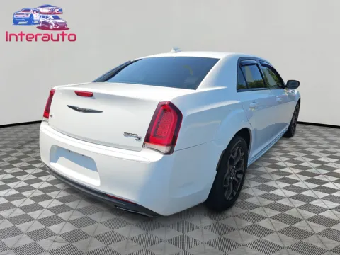 More photos of 2016 Chrysler 300 S Alloy Edition Sedan 4D at Interauto, MA