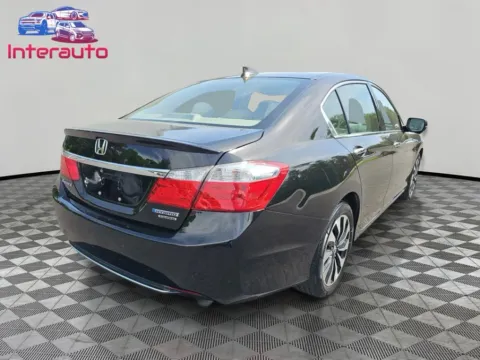 More photos of 2014 Honda Accord Hybrid Touring Sedan 4D at Interauto, MA