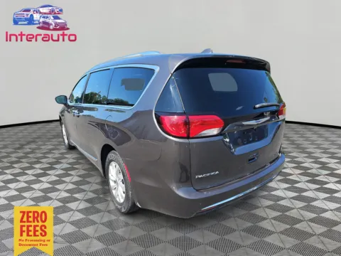 Another view of 2018 Chrysler Pacifica Touring L Minivan 4D for sale in Plainville, MA at Interauto