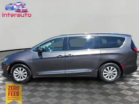 Photos of 2018 Chrysler Pacifica Touring L Minivan 4D for sale in Plainville, MA at Interauto