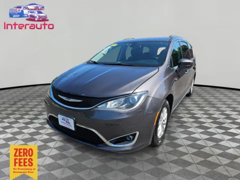 Gray 2018 Chrysler Pacifica Touring L Minivan 4D for sale in Plainville, MA
