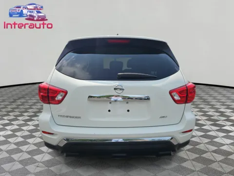 More photos of 2017 Nissan Pathfinder S Sport Utility 4D at Interauto, MA