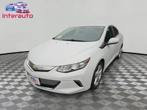 White 2019 Chevrolet Volt LT Sedan 4D for sale in Plainville, MA