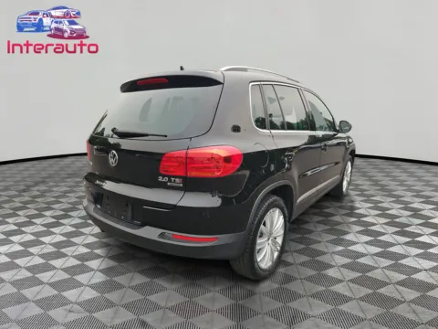 More photos of 2015 Volkswagen Tiguan 2.0T SE 4Motion Sport Utility 4D at Interauto, MA