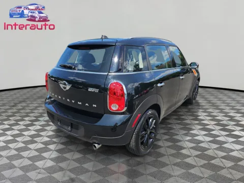 More photos of 2015 MINI Countryman Cooper Hatchback 4D at Interauto, MA