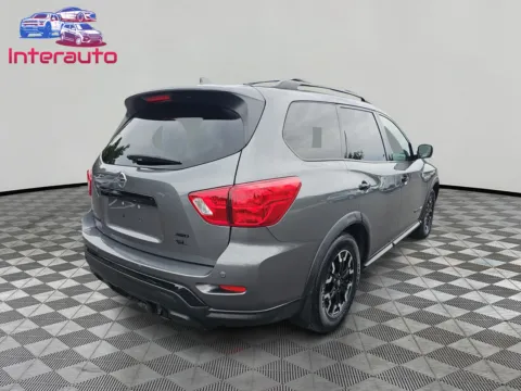 More photos of 2020 Nissan Pathfinder SL Sport Utility 4D at Interauto, MA