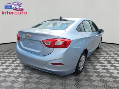 More photos of 2017 Chevrolet Cruze LS Sedan 4D at Interauto, MA