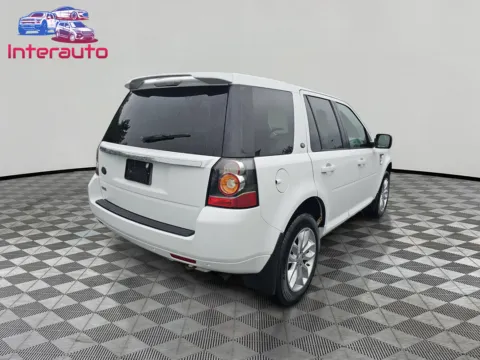 More photos of 2015 Land Rover LR2 Sport Utility 4D at Interauto, MA