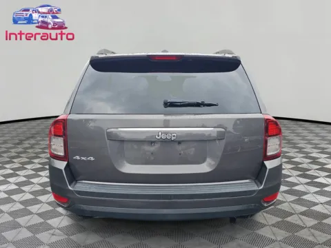 More photos of 2016 Jeep Compass Sport SUV 4D at Interauto, MA