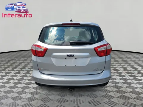 More photos of 2016 Ford C-MAX Hybrid SEL Wagon 4D at Interauto, MA