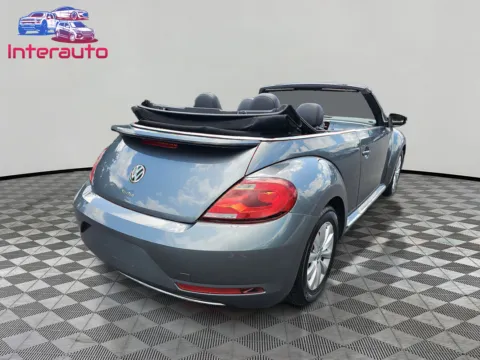 More photos of 2018 Volkswagen Beetle 2.0T SE Convertible 2D at Interauto, MA