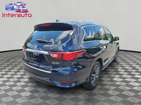 More photos of 2018 INFINITI QX60 3.5 Sport Utility 4D at Interauto, MA