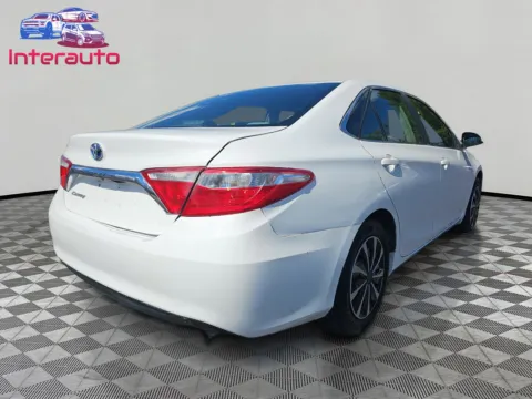 More photos of 2015 Toyota Camry Hybrid LE Sedan 4D at Interauto, MA