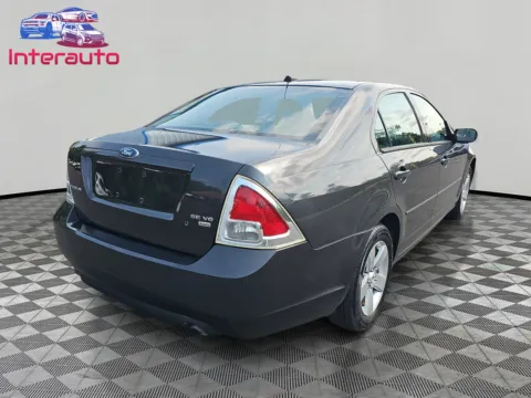 More photos of 2007 Ford Fusion SE Sedan 4D at Interauto, MA