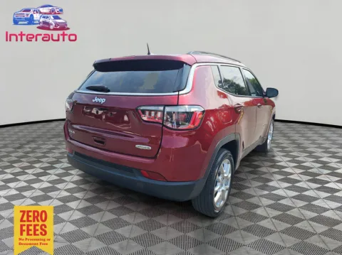 More photos of 2022 Jeep Compass Latitude Lux Sport Utility 4D at Interauto, MA