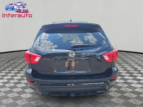 More photos of 2020 Nissan Pathfinder SL Sport Utility 4D at Interauto, MA