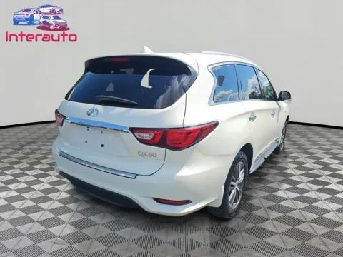 More photos of 2017 INFINITI QX60 3.5 Sport Utility 4D at Interauto, MA