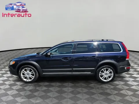 Photos of 2016 Volvo XC70 T5 Platinum Wagon 4D for sale in Plainville, MA at Interauto