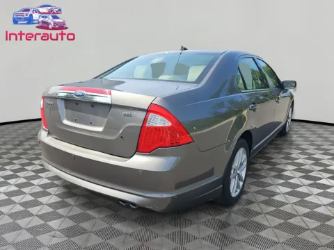 More photos of 2011 Ford Fusion SEL Sedan 4D at Interauto, MA