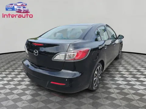 More photos of 2012 MAZDA MAZDA3 i Sport Sedan 4D at Interauto, MA