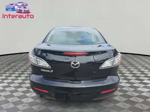 More photos of 2012 MAZDA MAZDA3 i Sport Sedan 4D at Interauto, MA