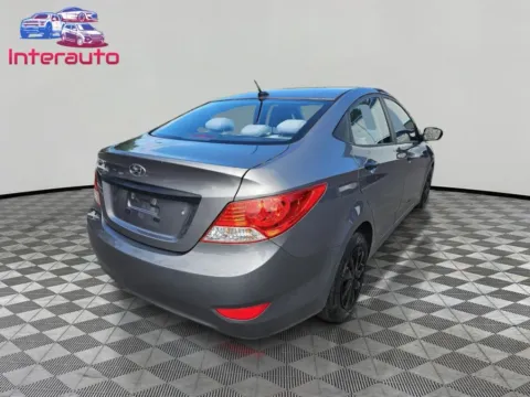 More photos of 2014 Hyundai Accent GLS Sedan 4D at Interauto, MA