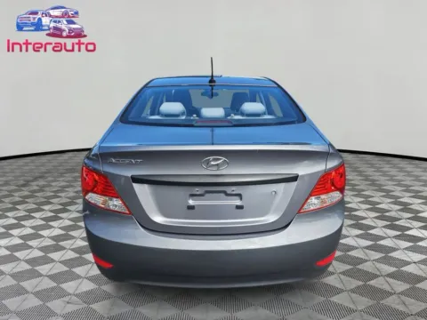 More photos of 2014 Hyundai Accent GLS Sedan 4D at Interauto, MA