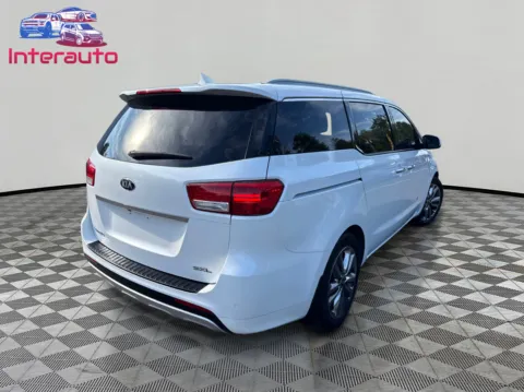 More photos of 2015 Kia Sedona SX Limited Minivan 4D at Interauto, MA