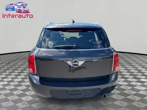 More photos of 2016 MINI Countryman Cooper Hatchback 4D at Interauto, MA