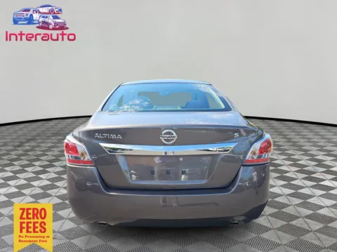 More photos of 2015 Nissan Altima 2.5 S Sedan 4D at Interauto, MA