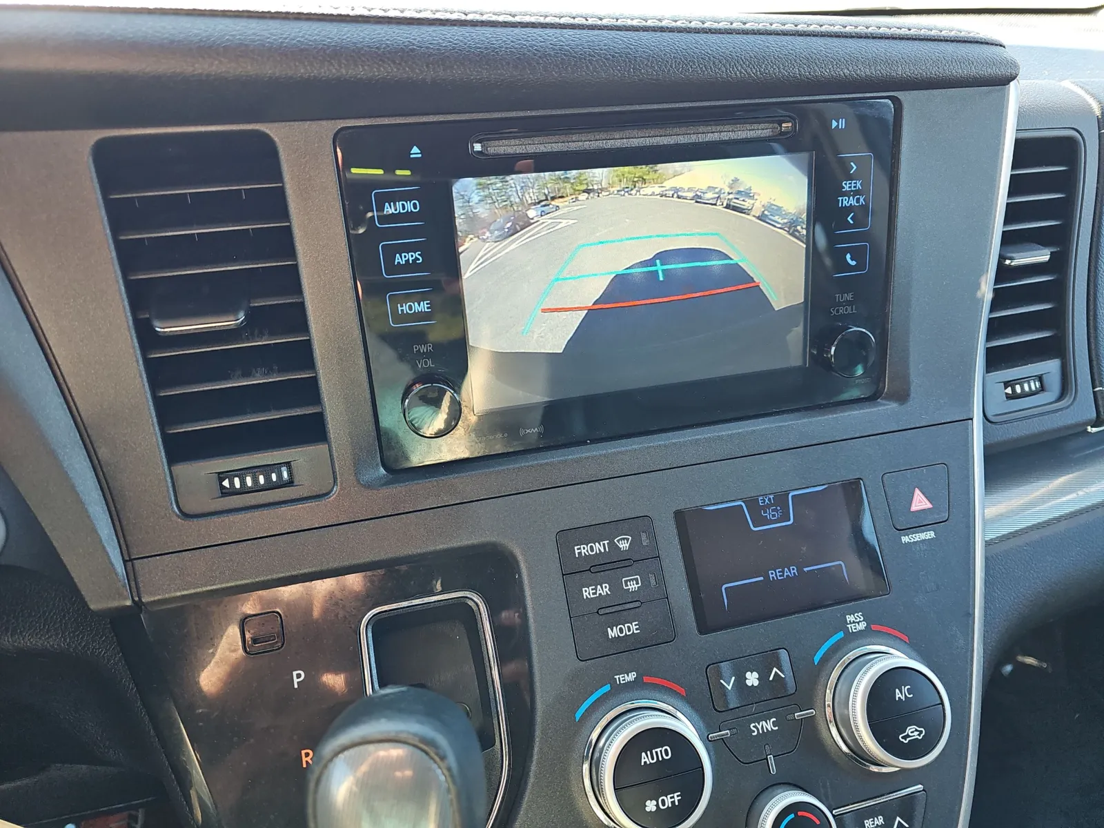 2017 Toyota Sienna SE - Photo 29