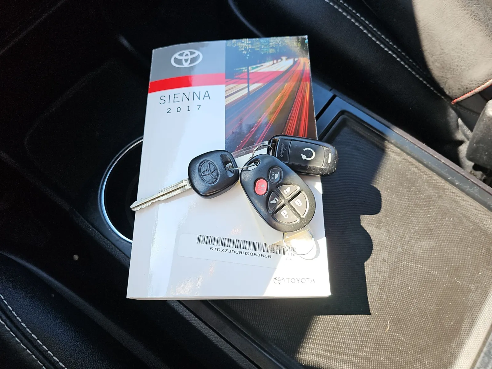 2017 Toyota Sienna SE - Photo 30