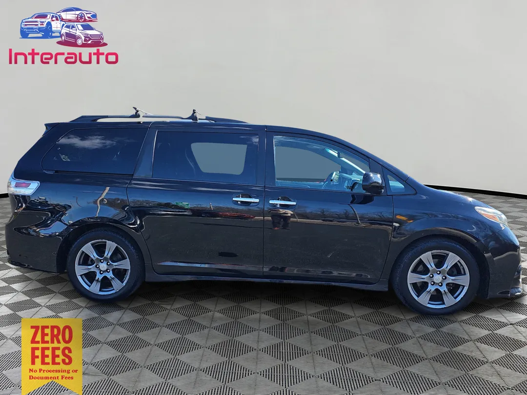 2017 Toyota Sienna SE - Photo 6