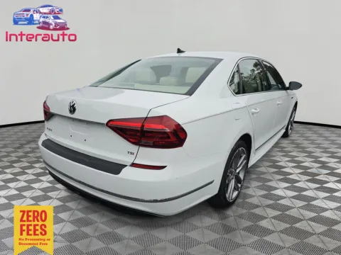 More photos of 2017 Volkswagen Passat 1.8T R-Line Sedan 4D at Interauto, MA