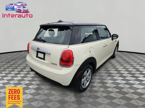 More photos of 2014 MINI Hardtop Cooper Hatchback 2D at Interauto, MA
