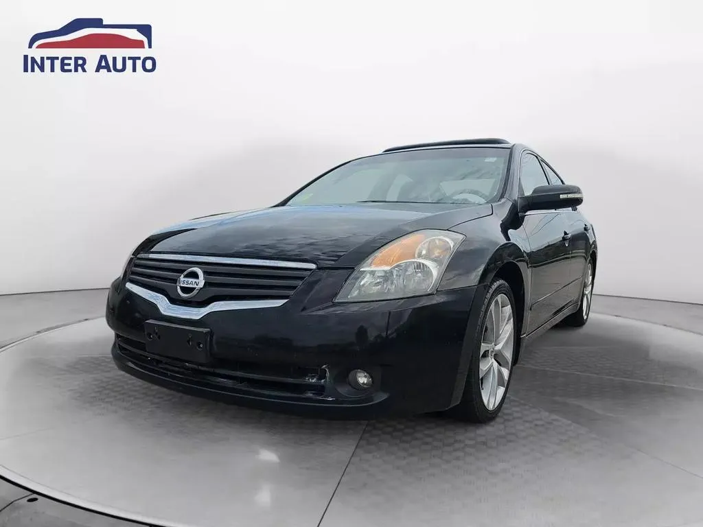 Used 2008 Nissan Altima SE Sedan 4D for sale in Plainville, MA