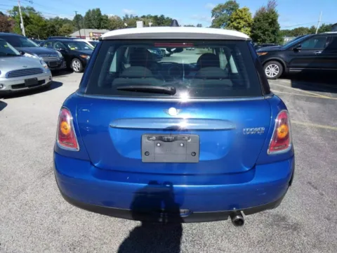 More photos of 2007 MINI Cooper Hatchback 2D at Interauto, MA