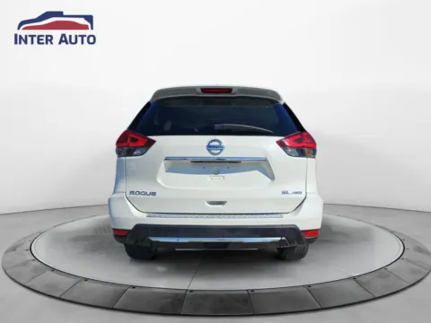 More photos of 2017 Nissan Rogue SL Sport Utility 4D at Interauto, MA