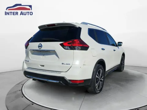 More photos of 2017 Nissan Rogue SL Sport Utility 4D at Interauto, MA