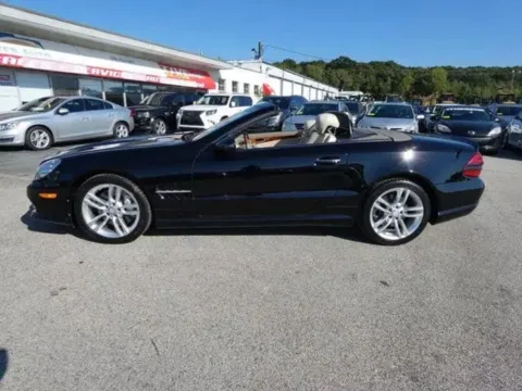 Photos of 2009 Mercedes-Benz SL-Class SL 550 Roadster 2D for sale in Worcester, MA at Interauto