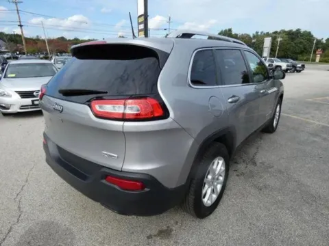 More photos of 2016 Jeep Cherokee Latitude Sport Utility 4D at Interauto, MA