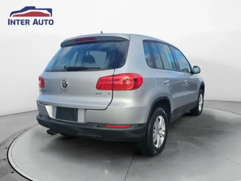 More photos of 2013 Volkswagen Tiguan 2.0T SE Sport Utility 4D at Interauto, MA