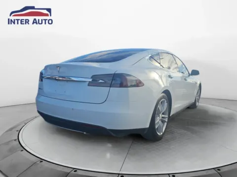 More photos of 2016 Tesla Model S 90D Sedan 4D at Interauto, MA
