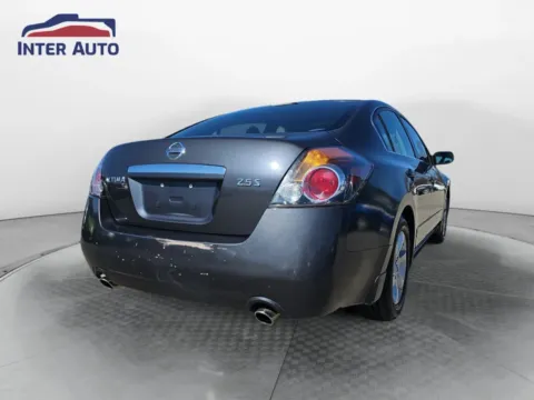 More photos of 2008 Nissan Altima 2.5 S Sedan 4D at Interauto, MA