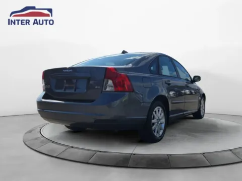 More photos of 2008 Volvo S40 2.4i Sedan 4D at Interauto, MA